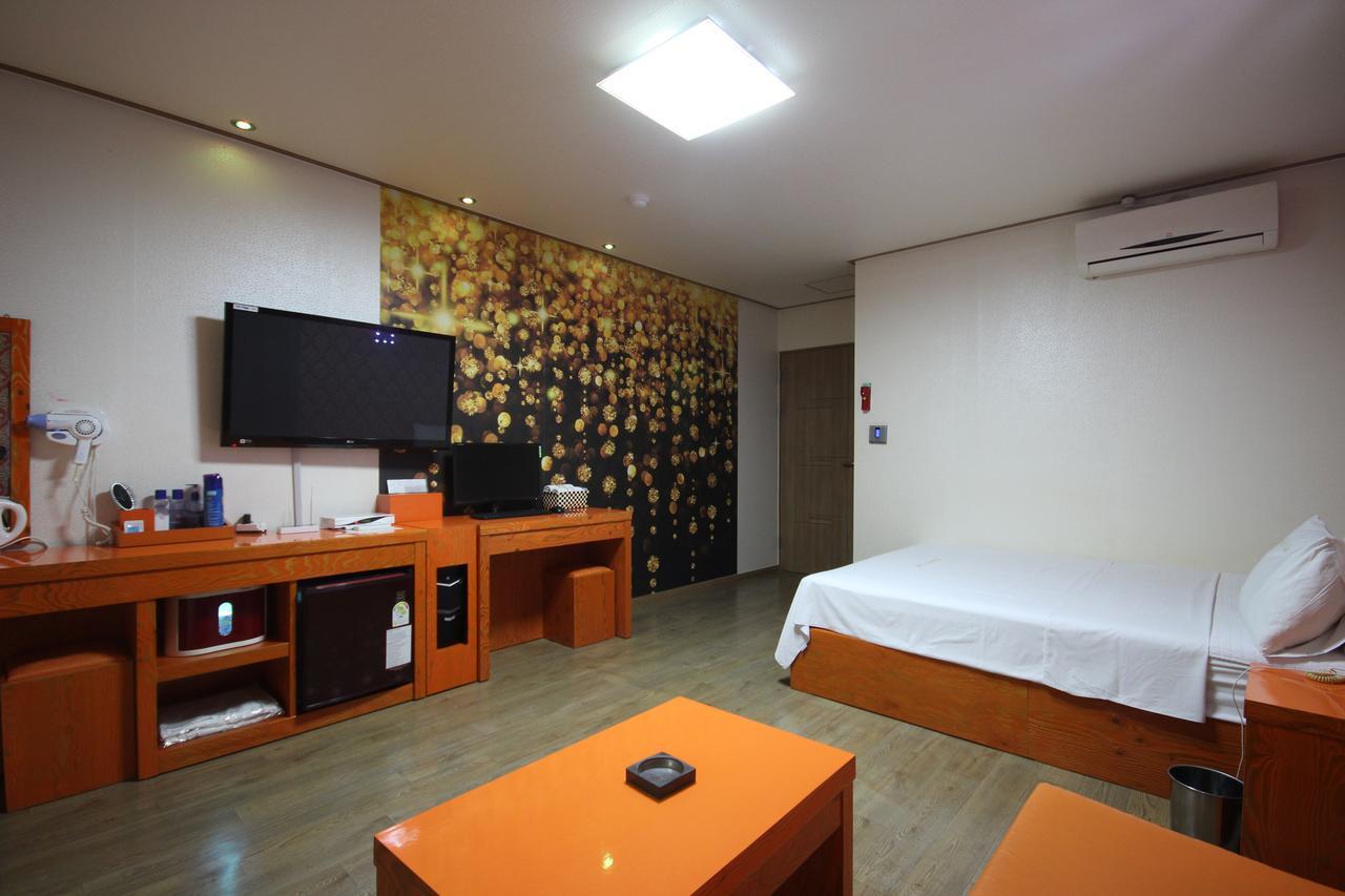 Hotel Lie Geoje Exterior photo